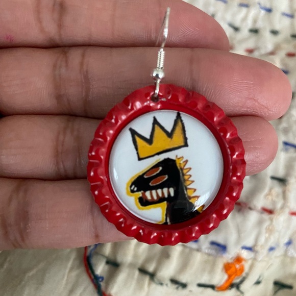 ⭐️Basquiat handcrafted Bottle Cap Earrings - Picture 4 of 11
